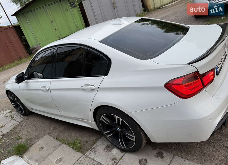 Седан BMW 3 Series 2015 в Киеве