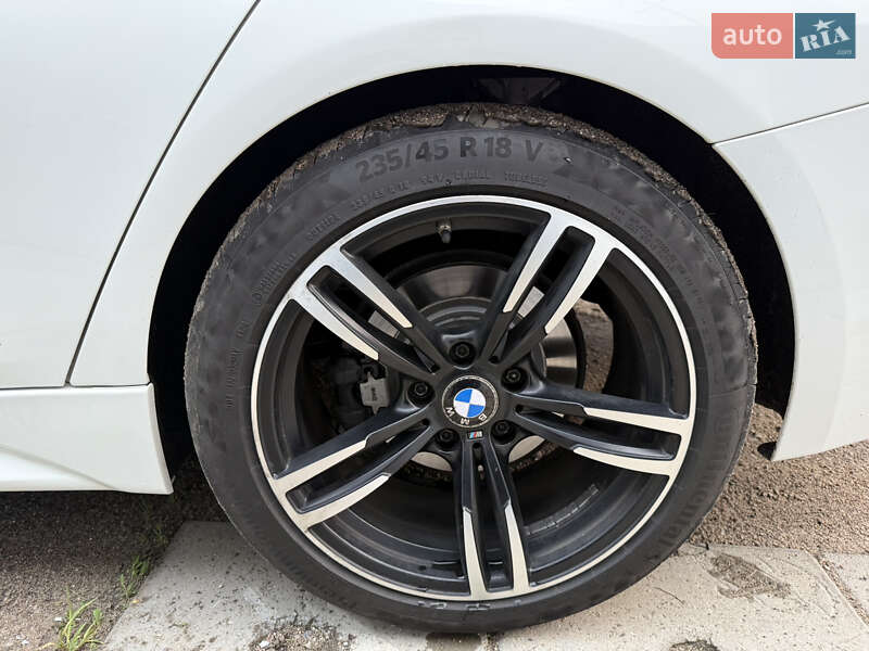 Седан BMW 3 Series 2015 в Киеве