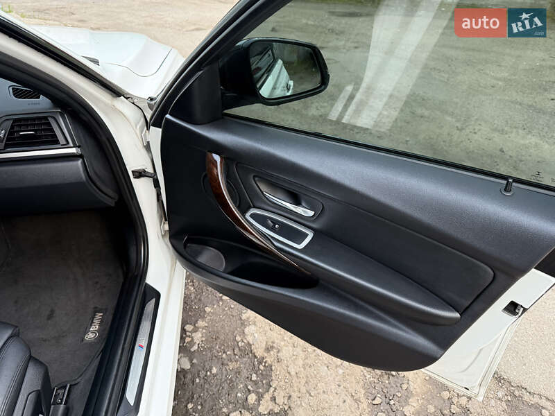 Седан BMW 3 Series 2015 в Киеве