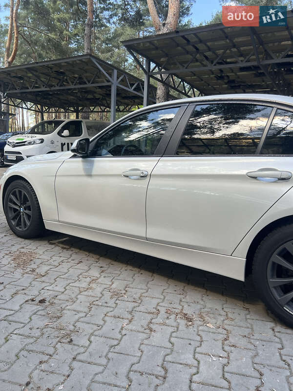 Седан BMW 3 Series 2015 в Гостомелі