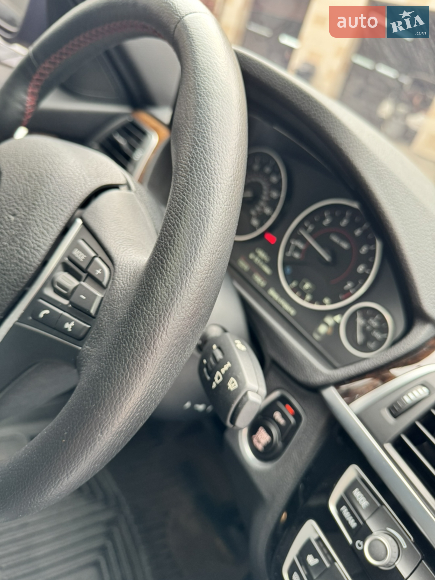 BMW 3 Series 2016 VIN WBA8E3G58GNT80500 фото оголошення 10 з 35