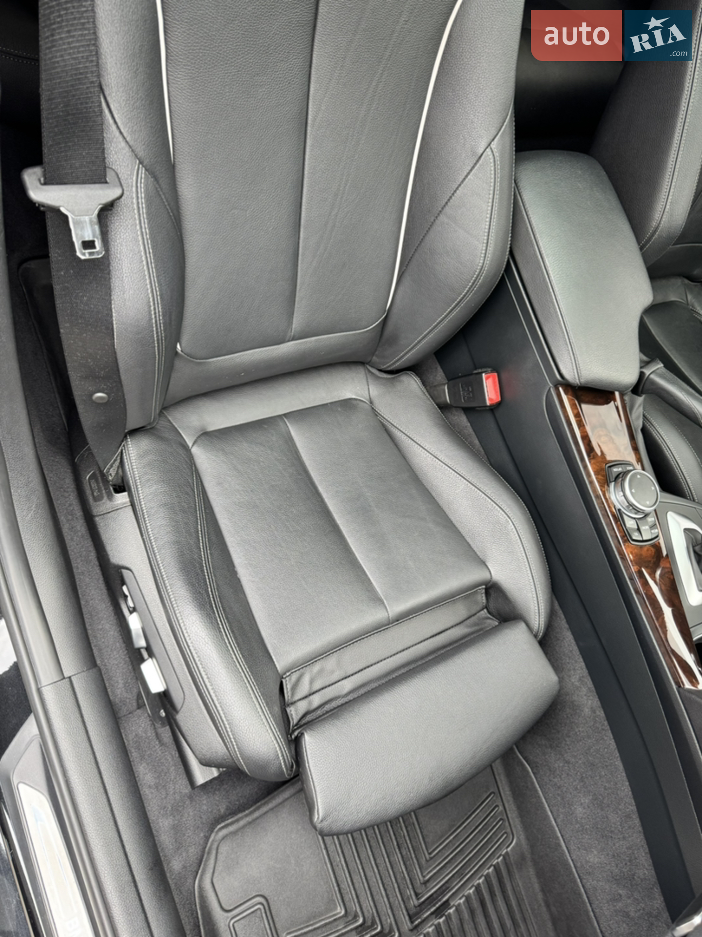 BMW 3 Series 2016 VIN WBA8E3G58GNT80500 фото оголошення 18 з 35