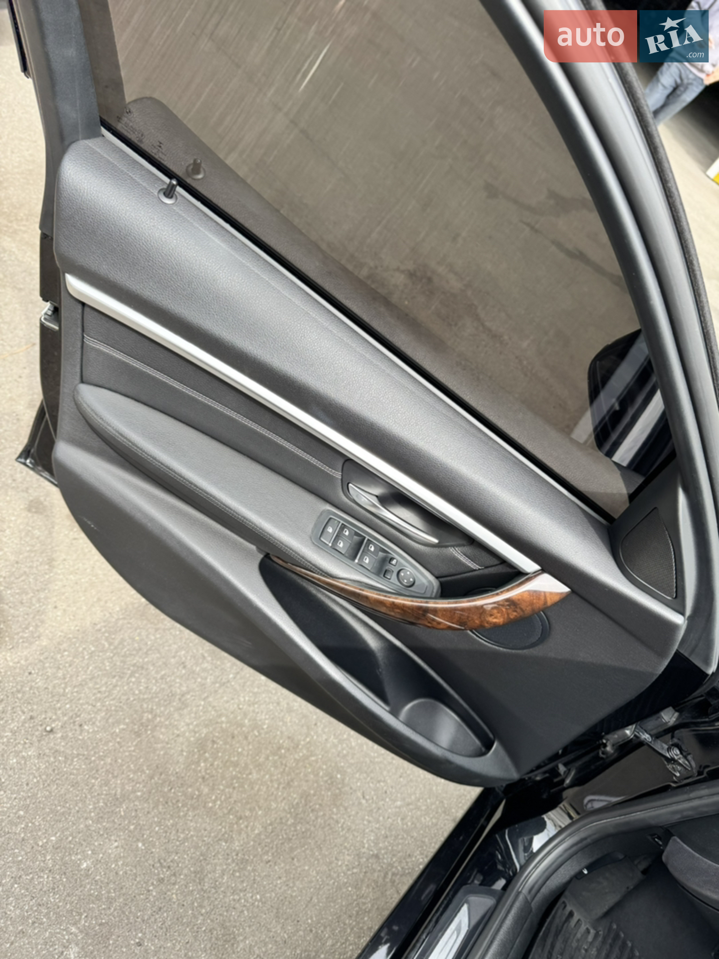 BMW 3 Series 2016 VIN WBA8E3G58GNT80500 фото оголошення 32 з 35