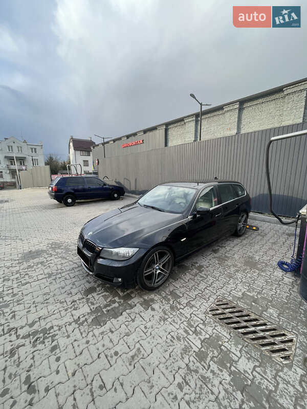 Універсал BMW 3 Series 2011 в Львові
