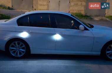 Седан BMW 3 Series 2010 в 