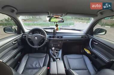 Седан BMW 3 Series 2010 в 