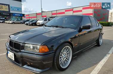 Седан BMW 3 Series 1992 в Києві