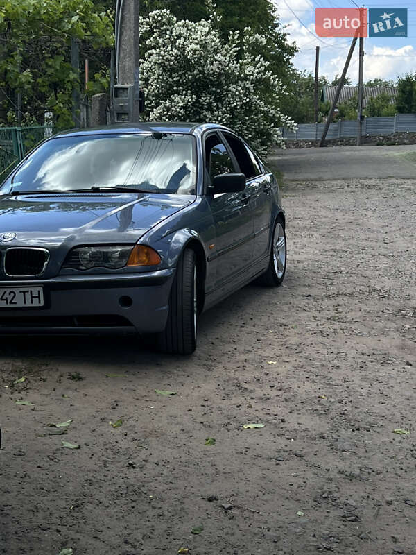 Седан BMW 3 Series 1999 в Врадиевке