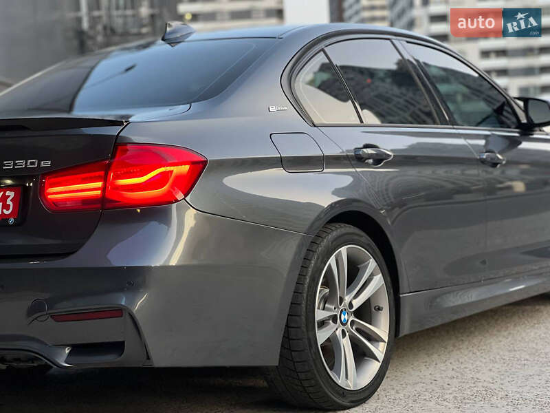 Седан BMW 3 Series 2016 в Києві