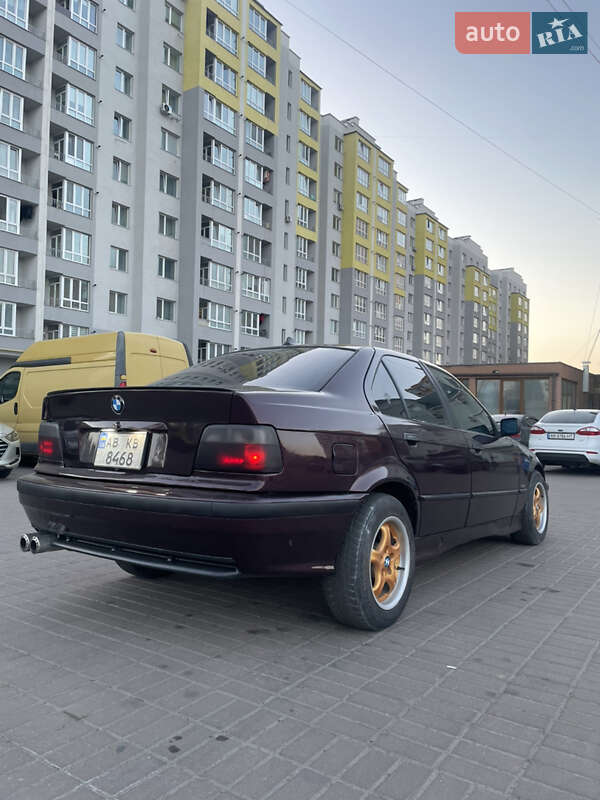 Седан BMW 3 Series 1991 в Виннице