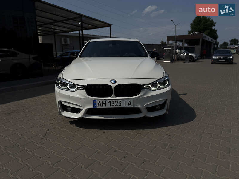 Седан BMW 3 Series 2016 в Киеве