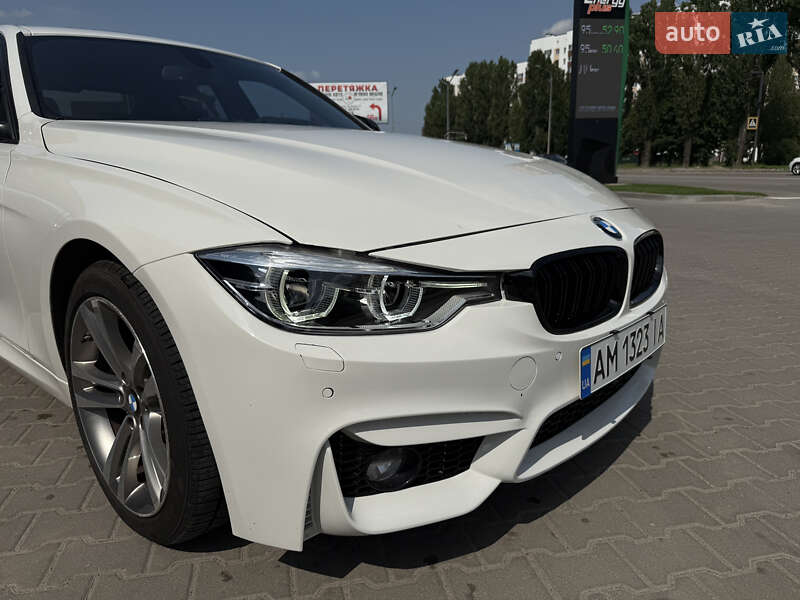 Седан BMW 3 Series 2016 в Киеве