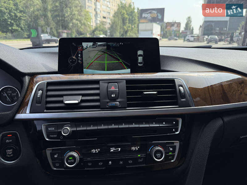 Седан BMW 3 Series 2016 в Киеве