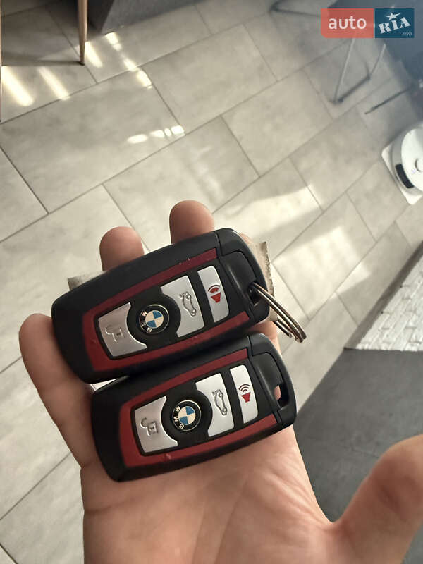 Седан BMW 3 Series 2016 в Киеве