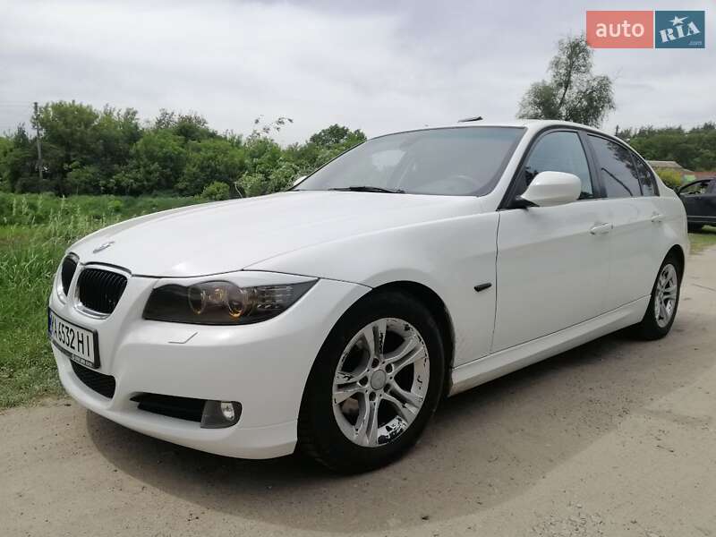 BMW 3 Series 2011