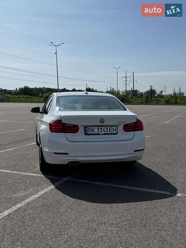 Седан BMW 3 Series 2013 в Ровно