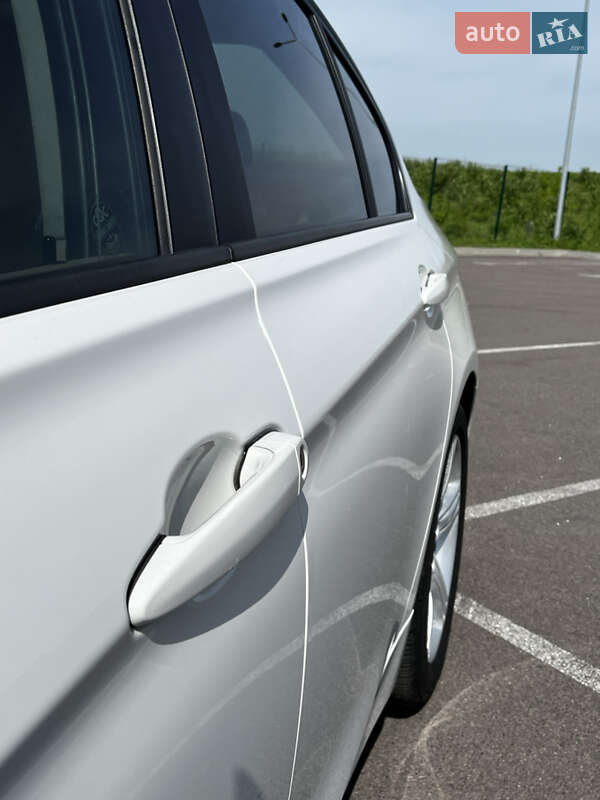 Седан BMW 3 Series 2013 в Ровно