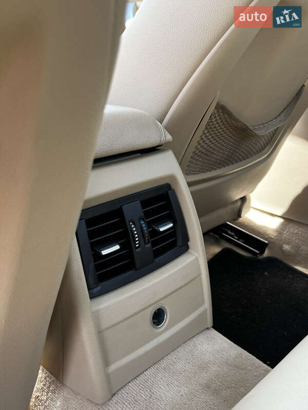 Седан BMW 3 Series 2013 в Ровно