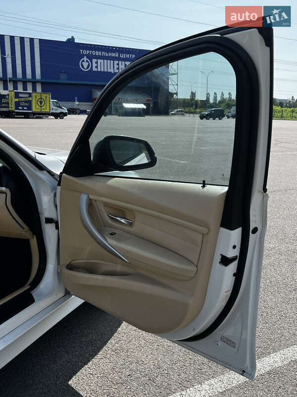 Седан BMW 3 Series 2013 в Ровно