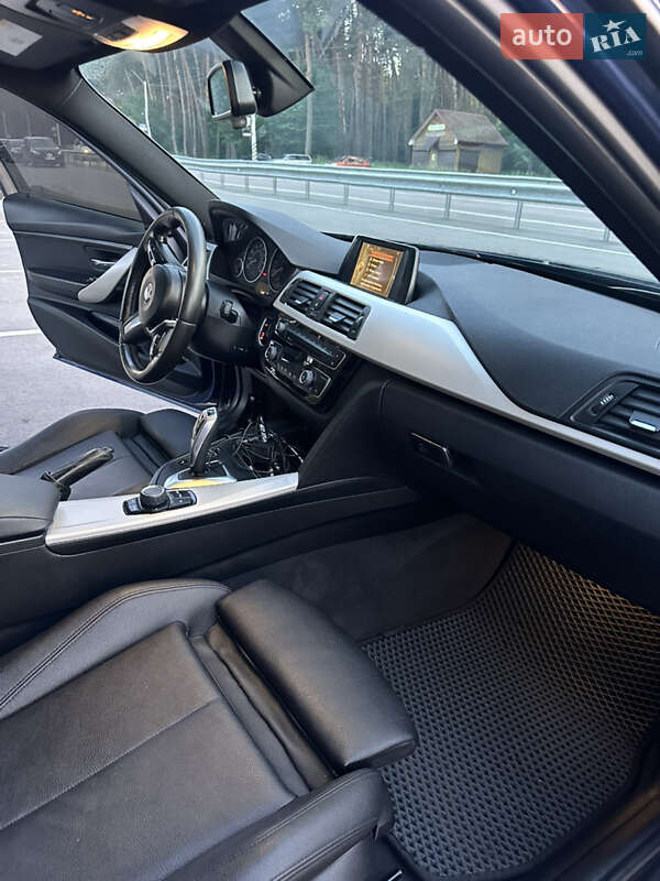 Седан BMW 3 Series 2016 в Ровно