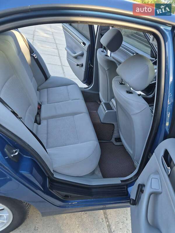 Седан BMW 3 Series 2002 в Бобринці
