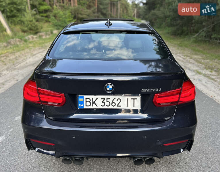 Седан BMW 3 Series 2016 в Ровно