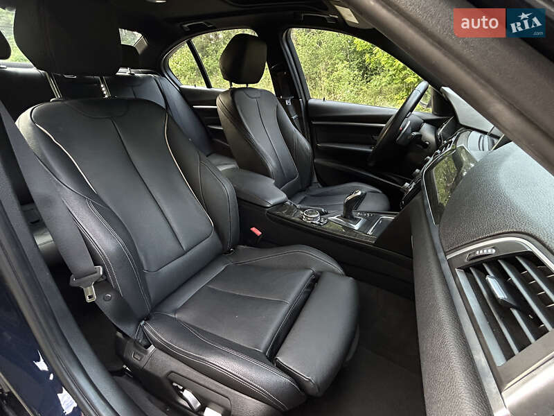 Седан BMW 3 Series 2016 в Ровно