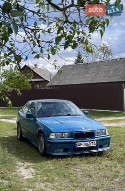 Седан BMW 3 Series 1996 в Вараше