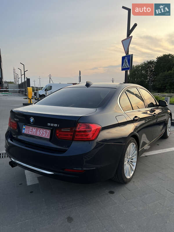 Седан BMW 3 Series 2012 в Луцке