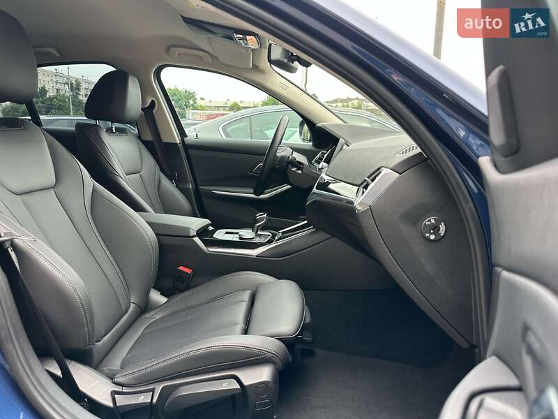 Седан BMW 3 Series 2022 в Києві