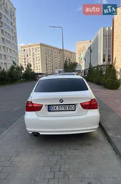 Седан BMW 3 Series 2011 в 