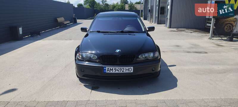 Седан BMW 3 Series 2004 в Романіву