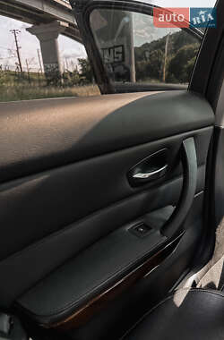 Седан BMW 3 Series 2011 в 