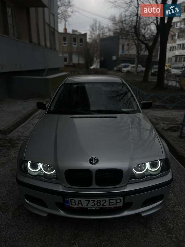Седан BMW 3 Series 2000 в 