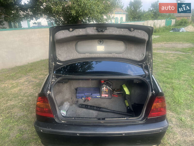 Седан BMW 3 Series 2002 в Чернобае фото 4 Седан BMW 3 Series 2002 в Чернобае