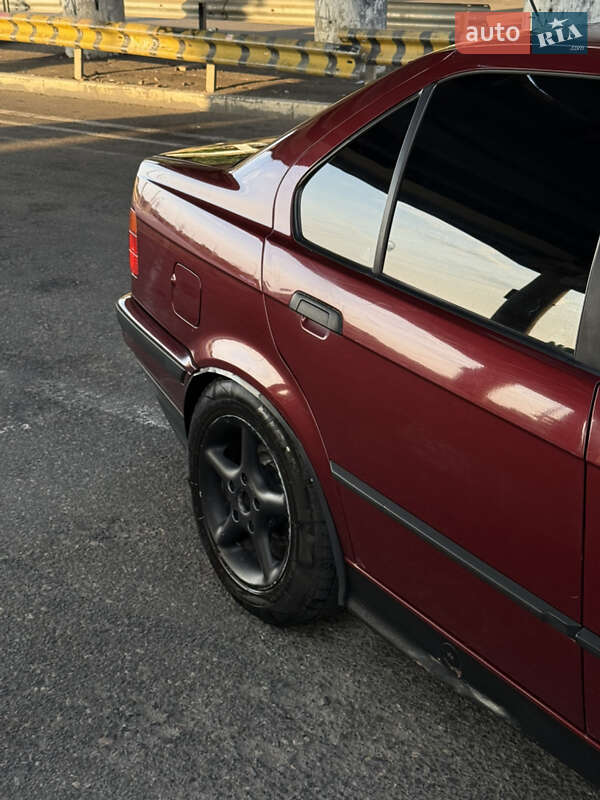 Седан BMW 3 Series 1995 в Одесі