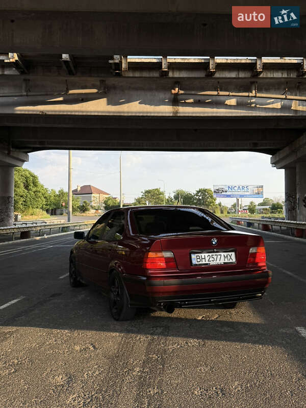 Седан BMW 3 Series 1995 в Одесі