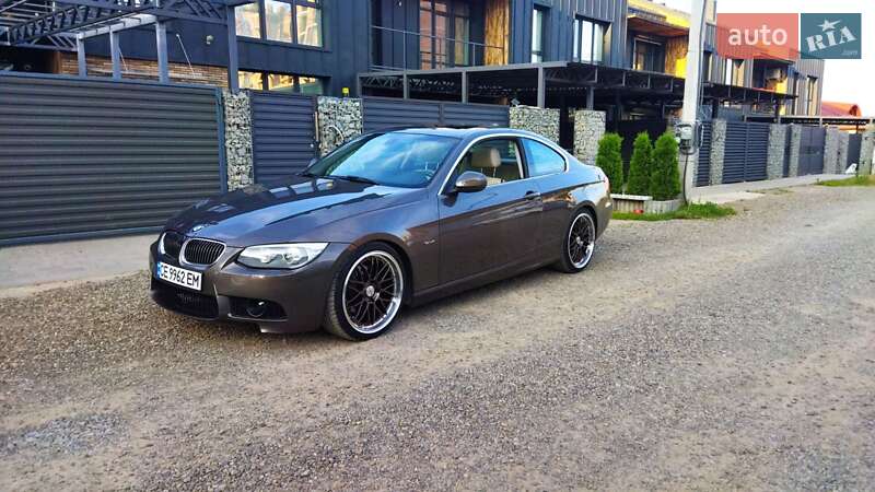 Купе BMW 3 Series 2011 в 