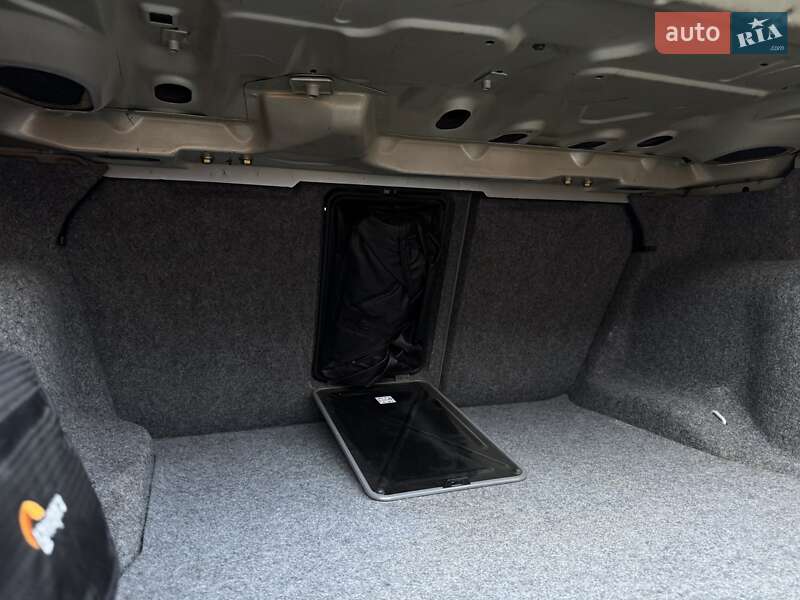 Седан BMW 3 Series 2000 в Львові