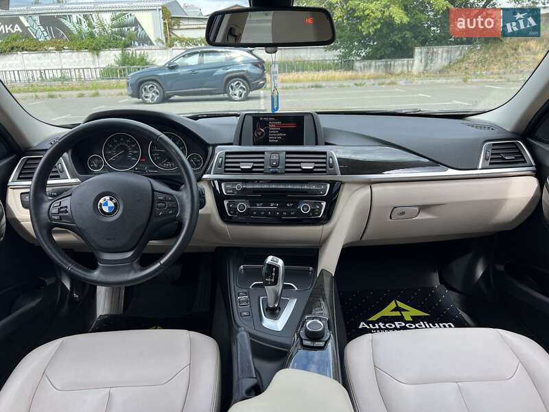 Седан BMW 3 Series 2015 в Киеве