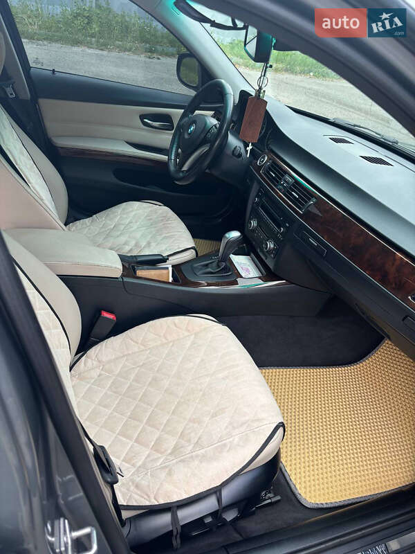 Седан BMW 3 Series 2011 в Львове