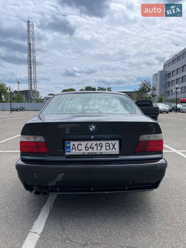 Седан BMW 3 Series 1995 в Києві