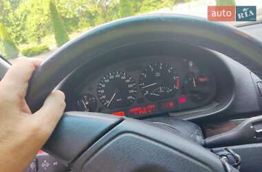 Седан BMW 3 Series 1999 в Береговому