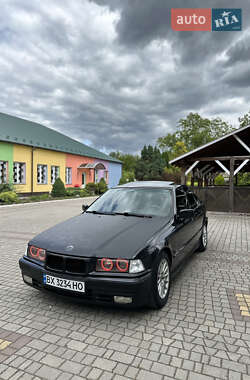 Седан BMW 3 Series 1993 в Кременце