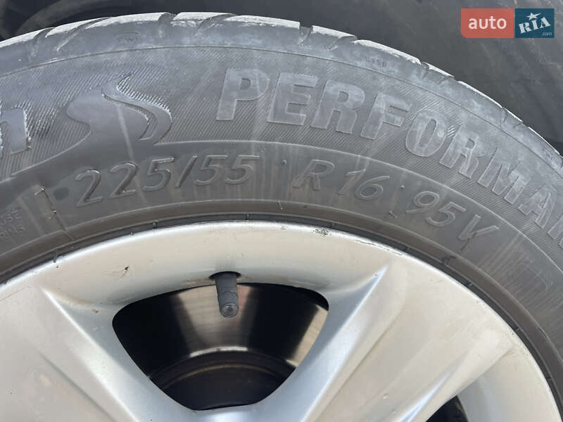 Седан BMW 3 Series 2012 в Львове