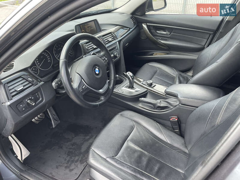 Седан BMW 3 Series 2012 в Львове