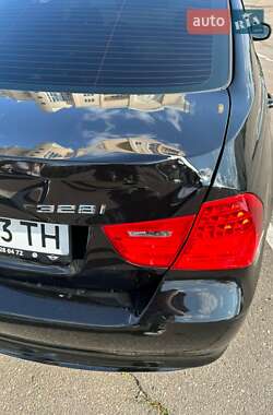 Седан BMW 3 Series 2011 в 