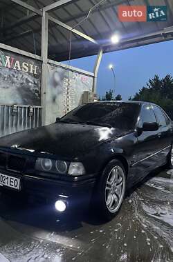 Седан BMW 3 Series 1995 в Иршаве