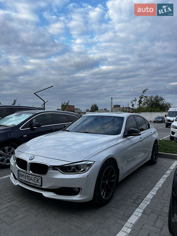 Седан BMW 3 Series 2013 в Житомире