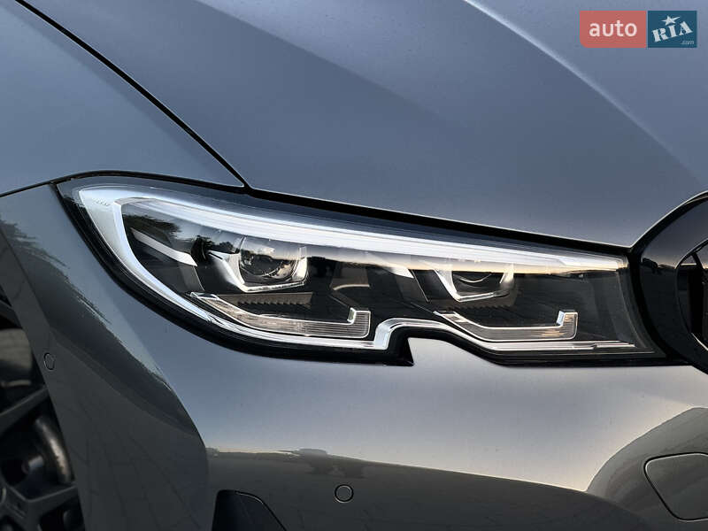 Седан BMW 3 Series 2019 в Львові